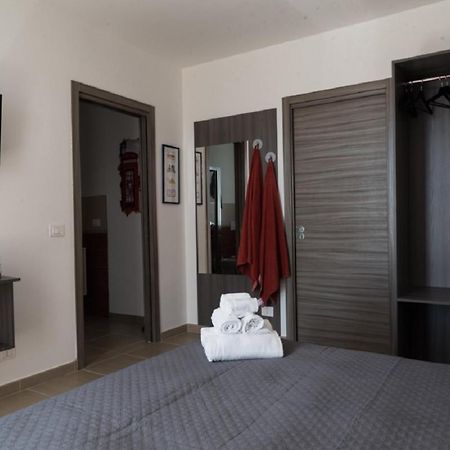 Coco'S Rooms Bari Bagian luar foto