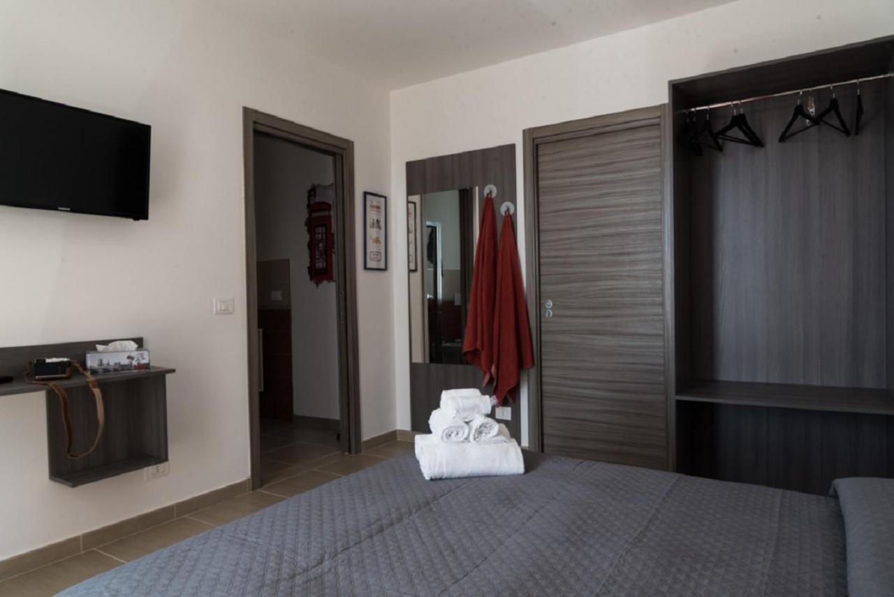 Coco'S Rooms Bari Bagian luar foto